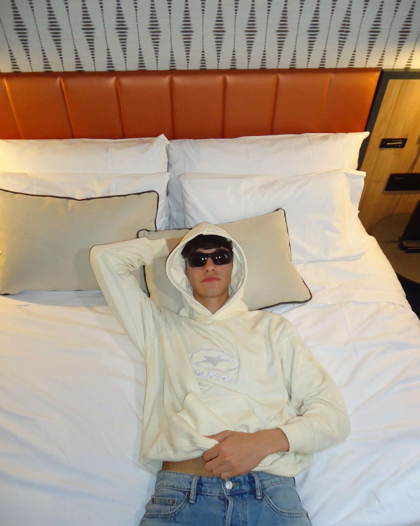 Room 922 Hoodie